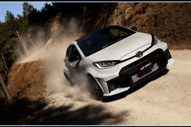 RZ“High performance”［GR-DAT（8AT・4WD）］